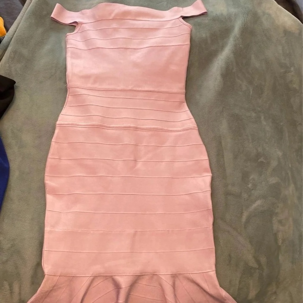 Dress - Picture 5 of 5